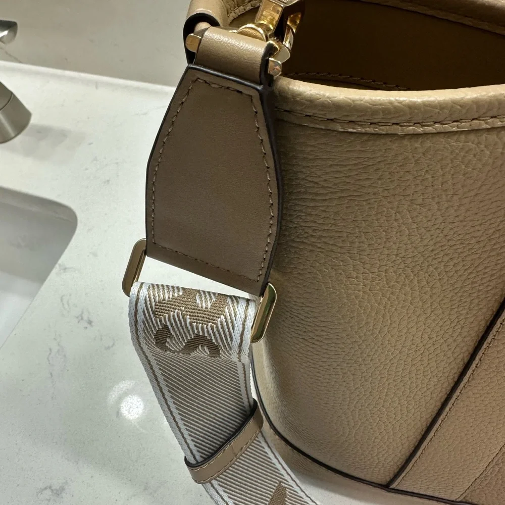 Michael Kors Beige Pebbled Leather Tote with Logo Strap‎ crossbody/shoulder bag